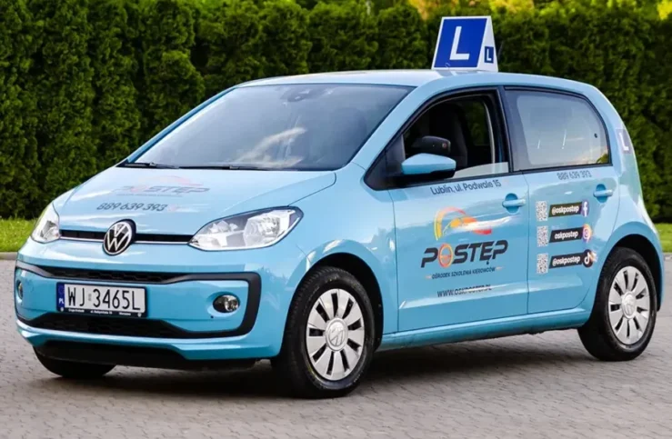 Volkswagen UP z asystentem ruszania pod górę, kamerą cofania i czujnikami parkowania